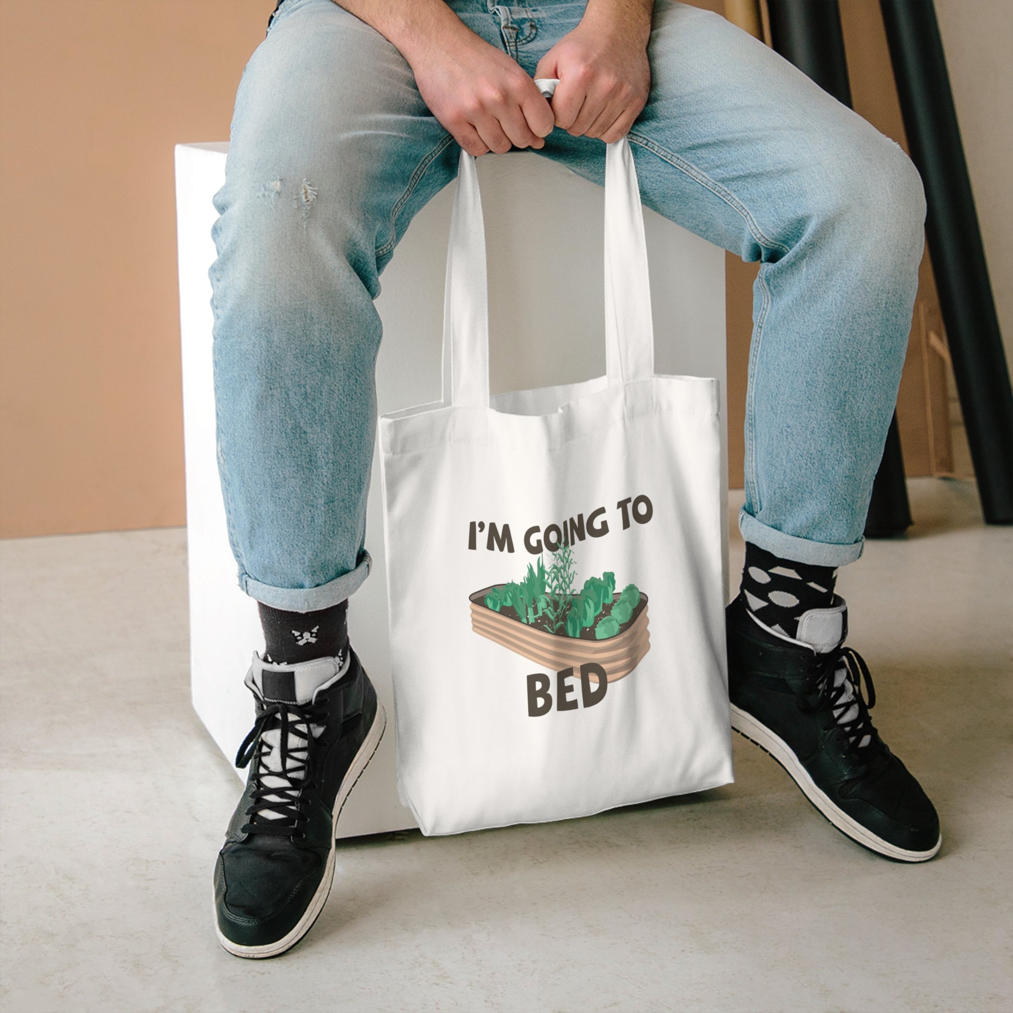 AUS I'm Going to Bed (metal) Canvas Tote Bag